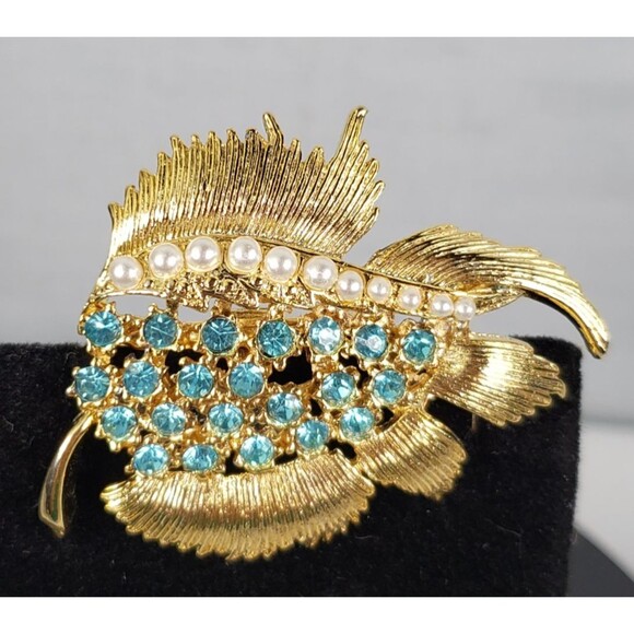 Vintage Signed Gerry's Gold Tone Pearl Aqua Blue Crystal Rhinetsone Leaf Brooch - Picture 5 of 14